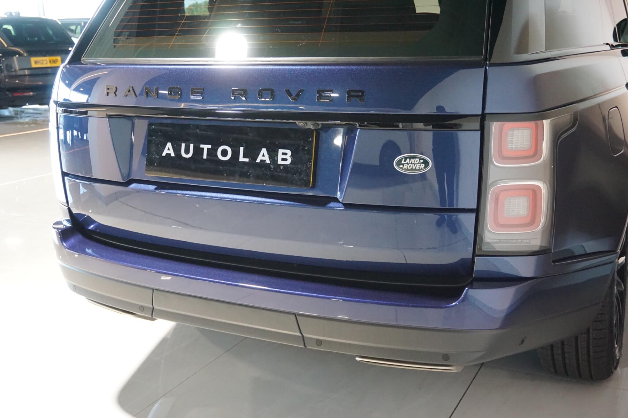 Land Rover Range Rover 2.0 P400e 12.4kWh GPF Vogue SUV 5dr Petrol Plug-in Hybrid Auto 4WD Euro 6 (s/s) (404 ps)